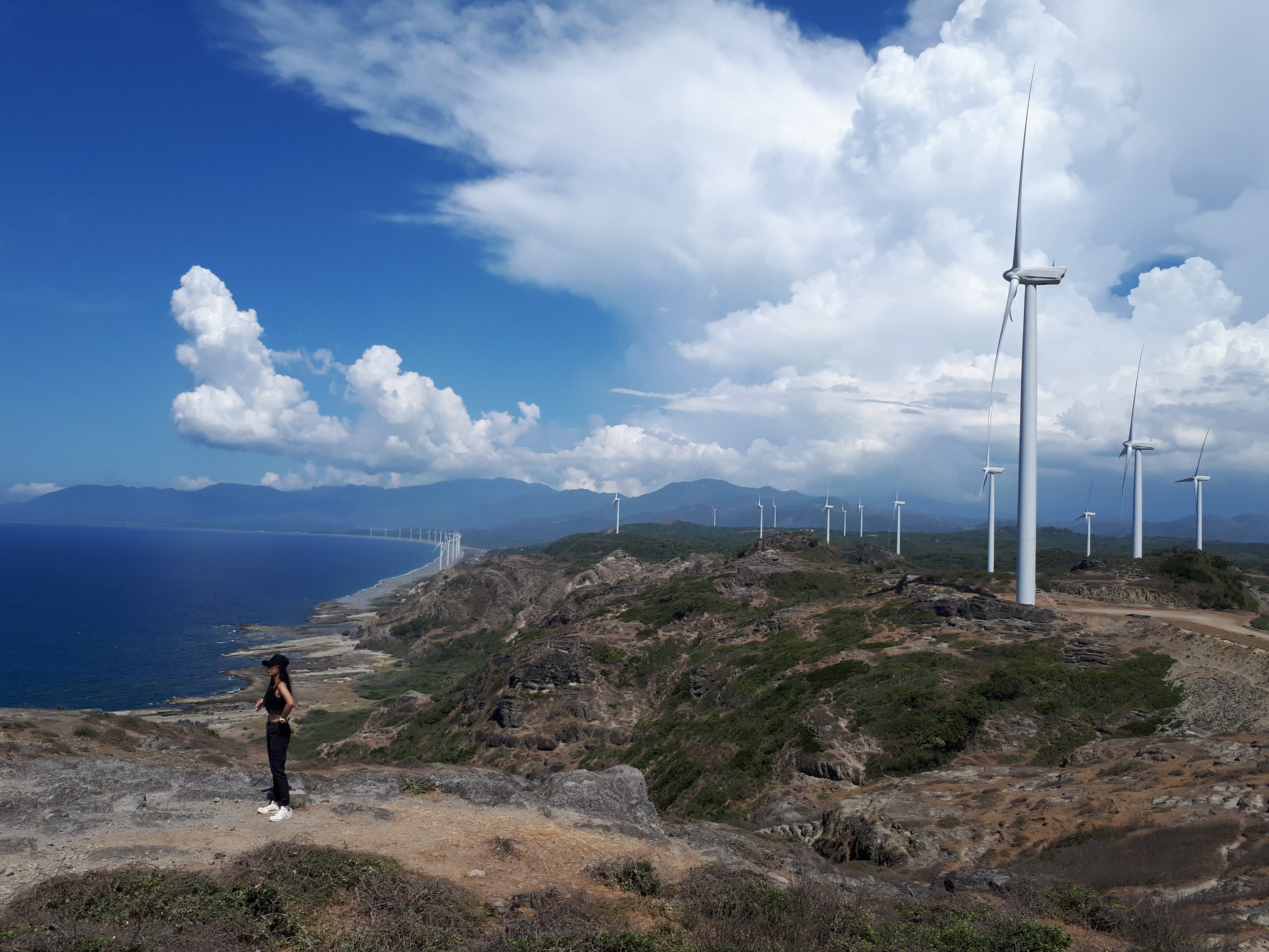 Mga windmill na may mga bisita